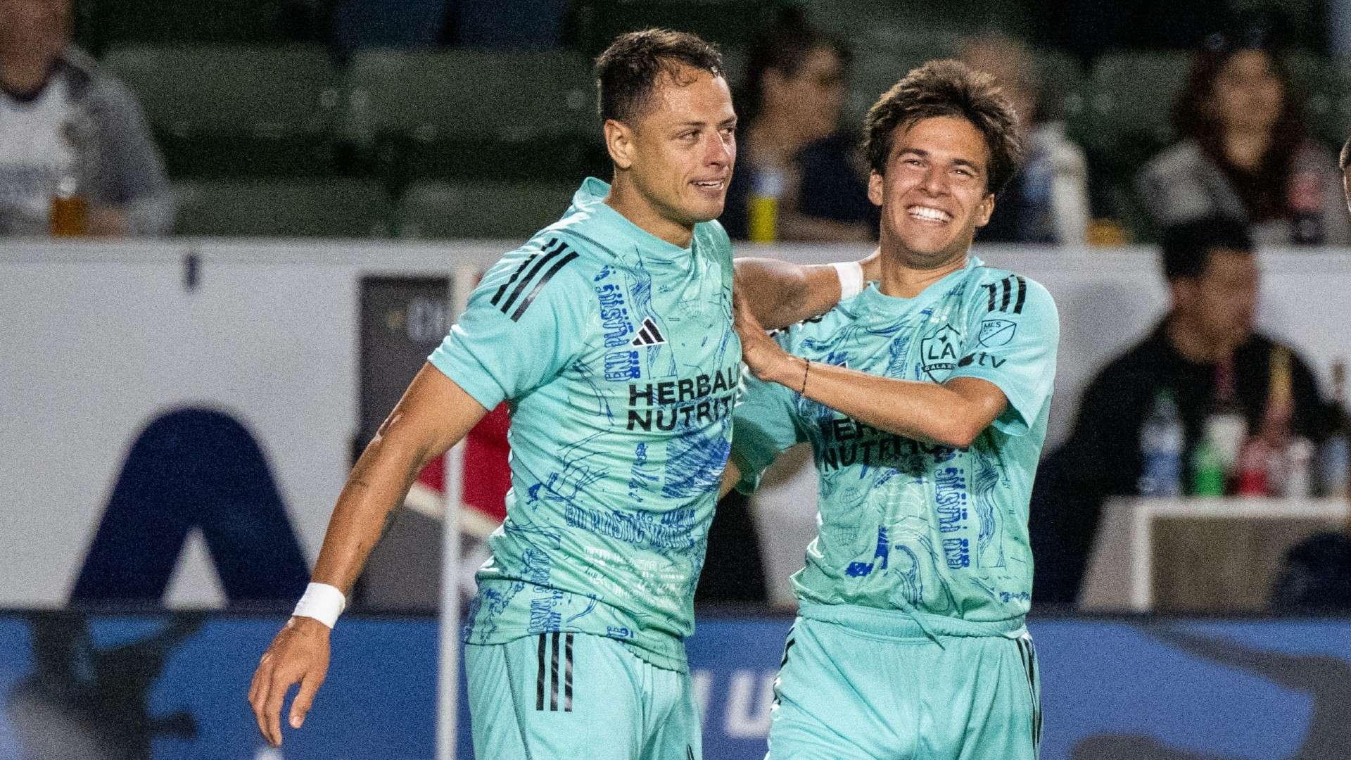 更是备受瞩 更是备受瞩